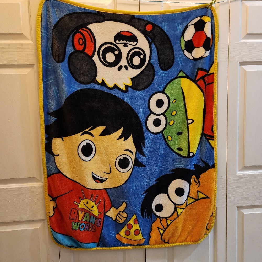 Ryans World Kids Fleece Throw Blanket‎ Blue Combo Panda Gus Pizza 36x48 Plush